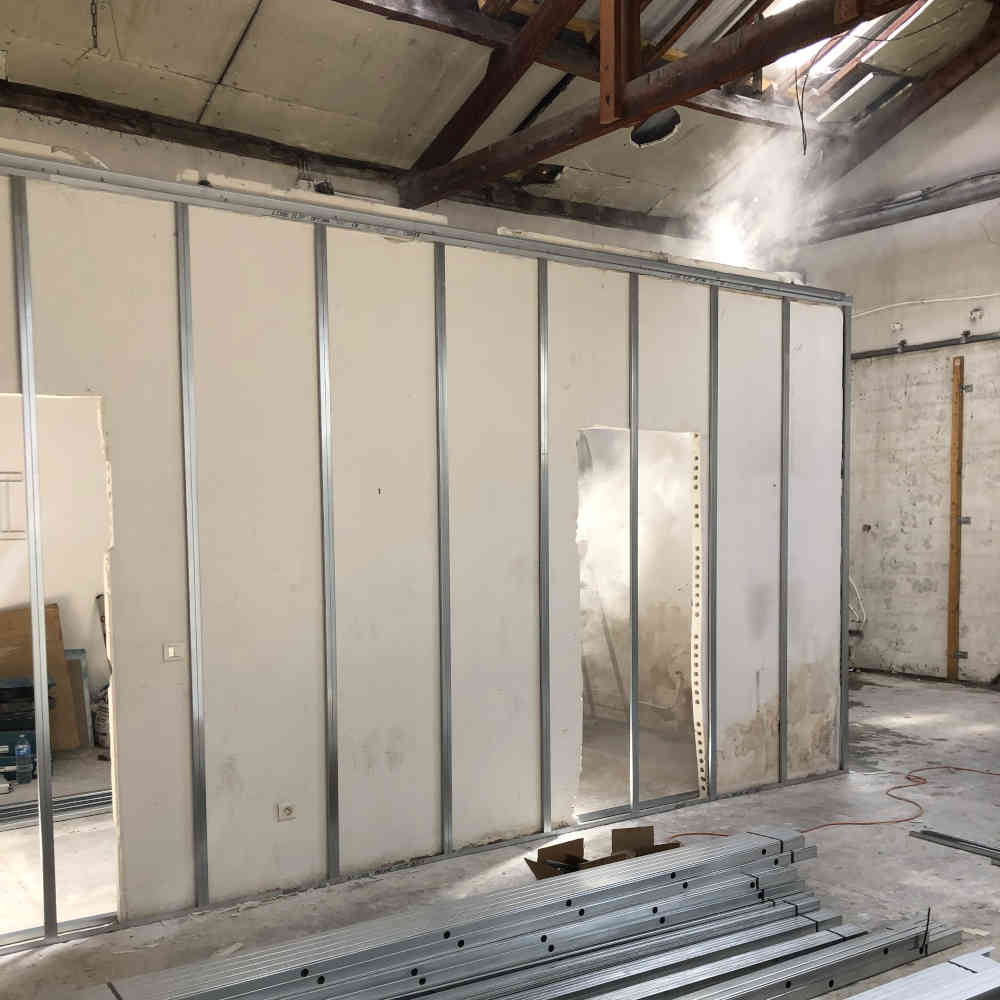 renovation maison Nice : chantier de pose de placo